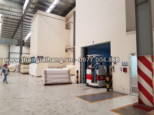 Thang tải hàng 1000kg bảo hành 12 tháng, miễn phí vận chuyển Hà Nội