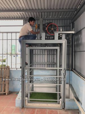 Thang tời hàng đa dạng kích thước tại Hà Nội
